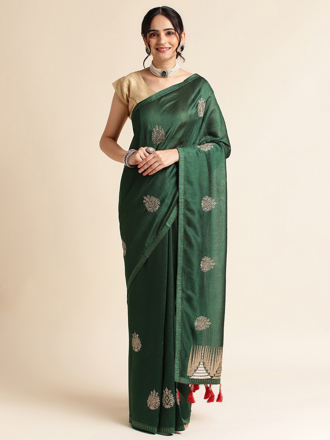 

FABMORA Ethnic Motifs Embroidered Saree, Green