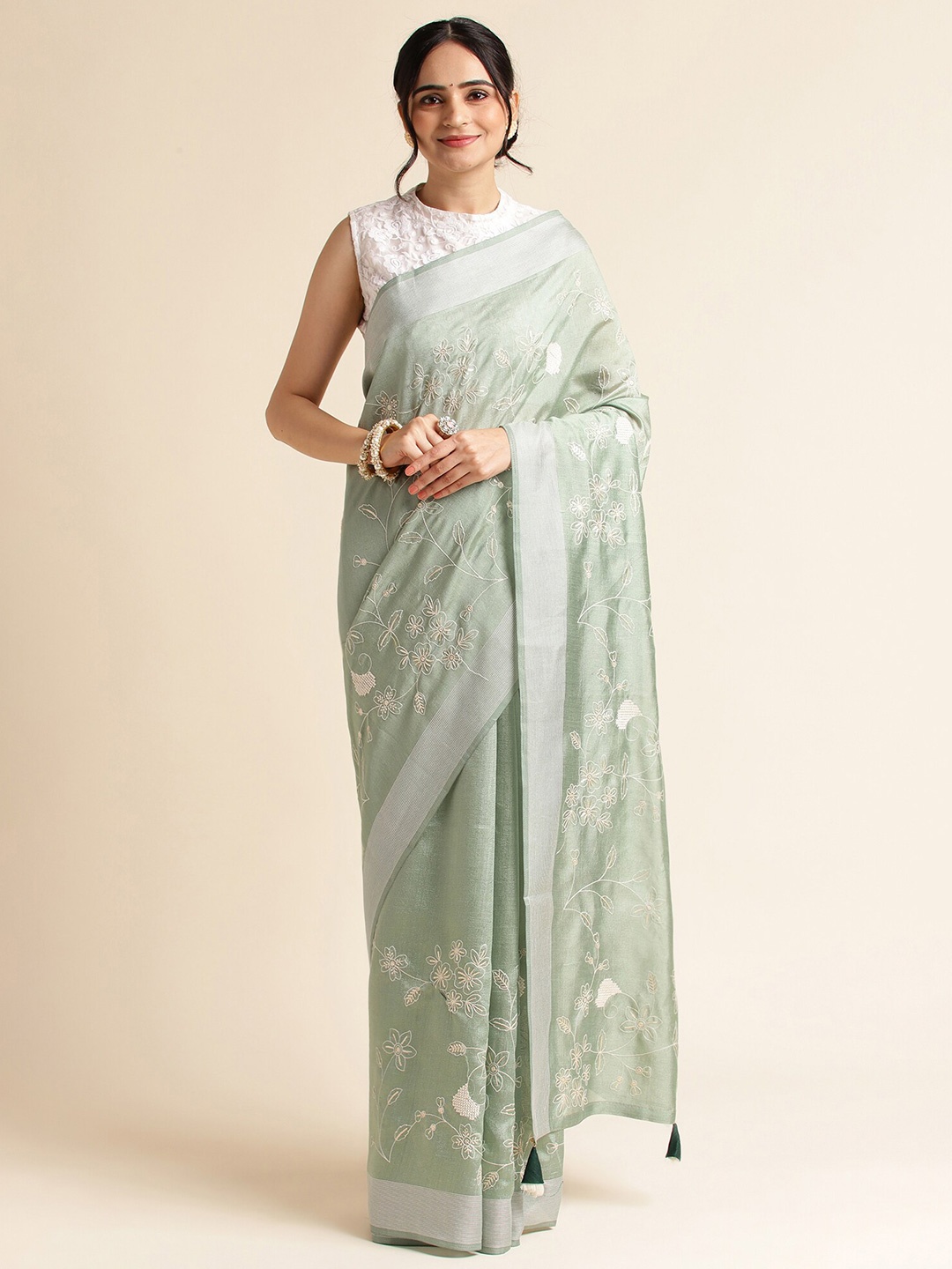 

FABMORA Floral Embroidered Saree, Green