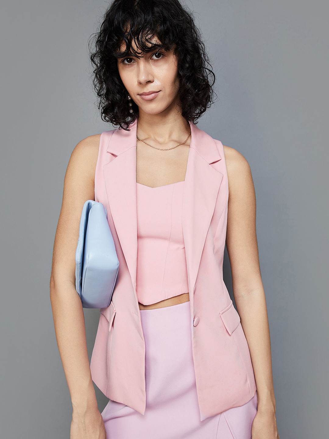 

Ginger by Lifestyle Sleeveless Single-Breasted Blazers, Pink