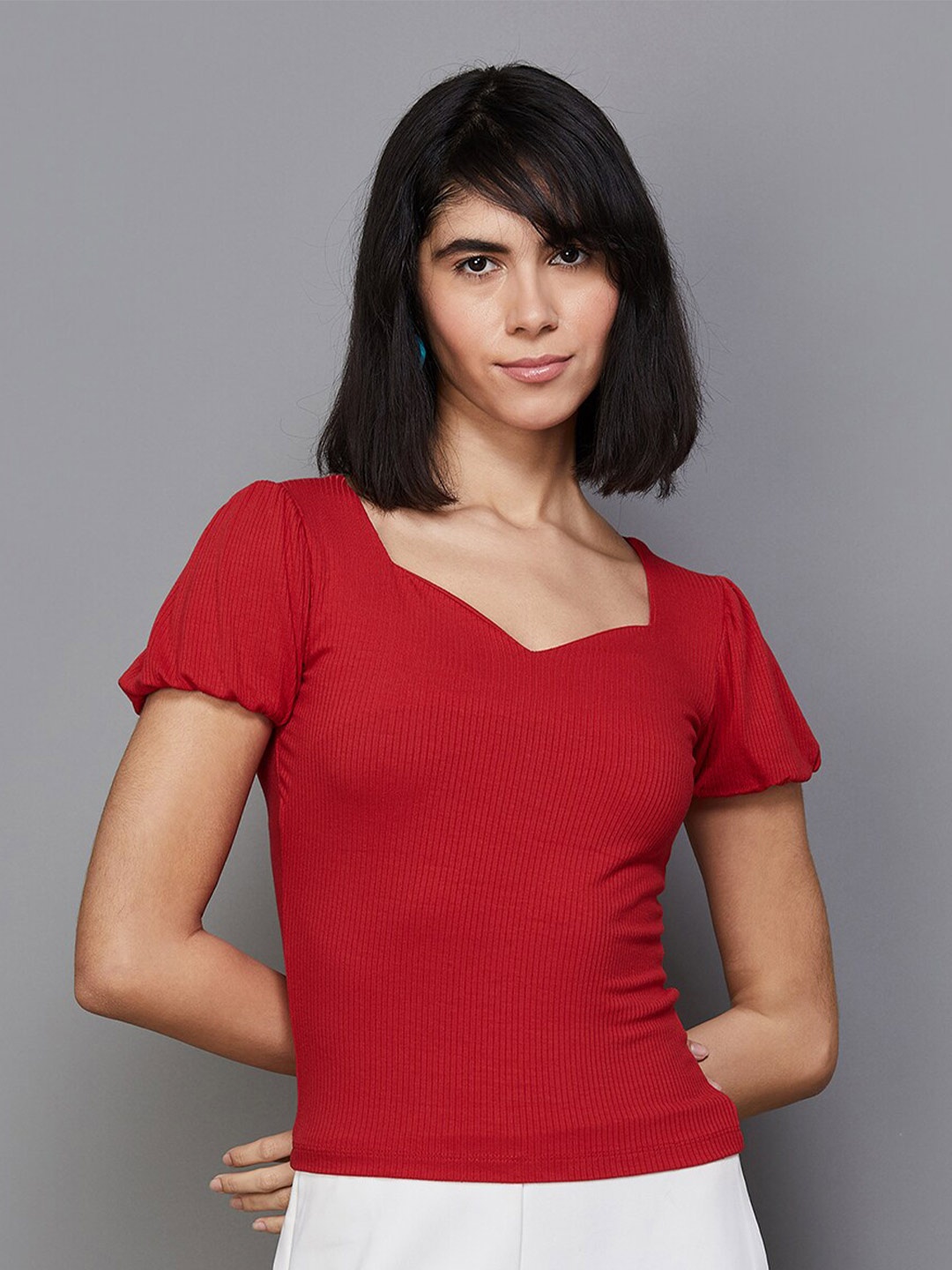 

Ginger by Lifestyle Sweetheart Neck Fitted Top, Red