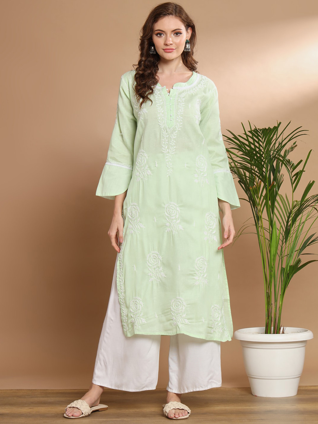 

Ethnava Floral Embroidered Flared Sleeves Cotton Straight Kurta, Green