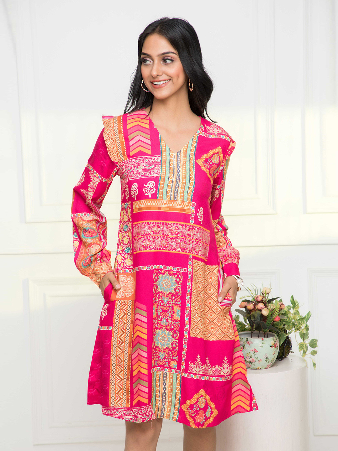 

DressBerry Red Geometric Printed Cuffed Sleeves A-Line Dress, Pink