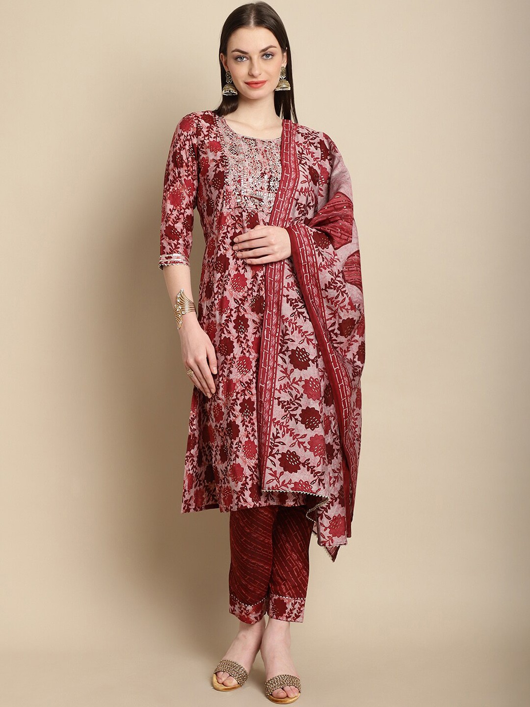 

Sangria Printed & Embroidered Kurta With Trouser & Dupatta Set, Maroon