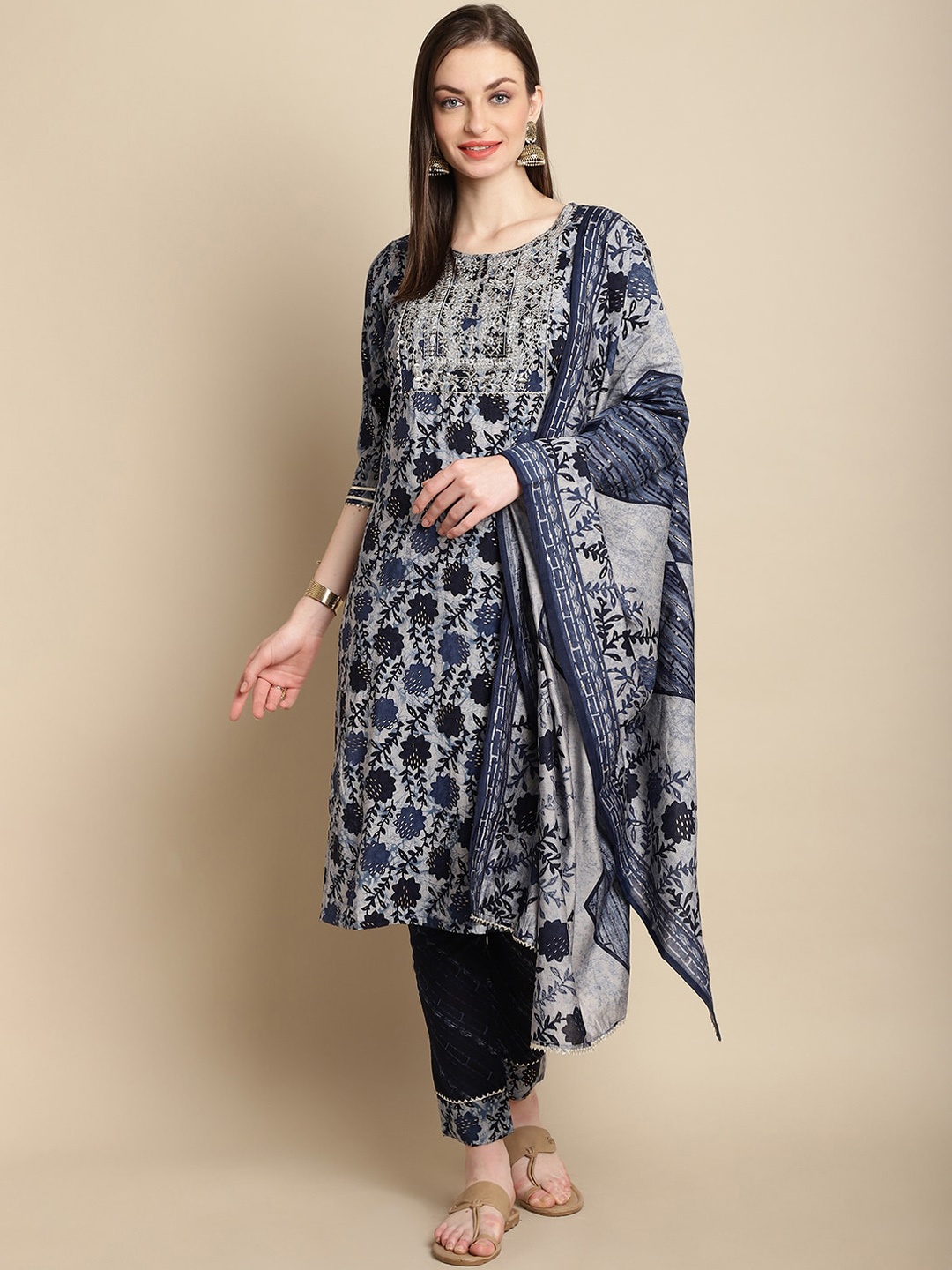 

Sangria Floral Printed Straight Kurta With Trousers & Dupatta, Blue