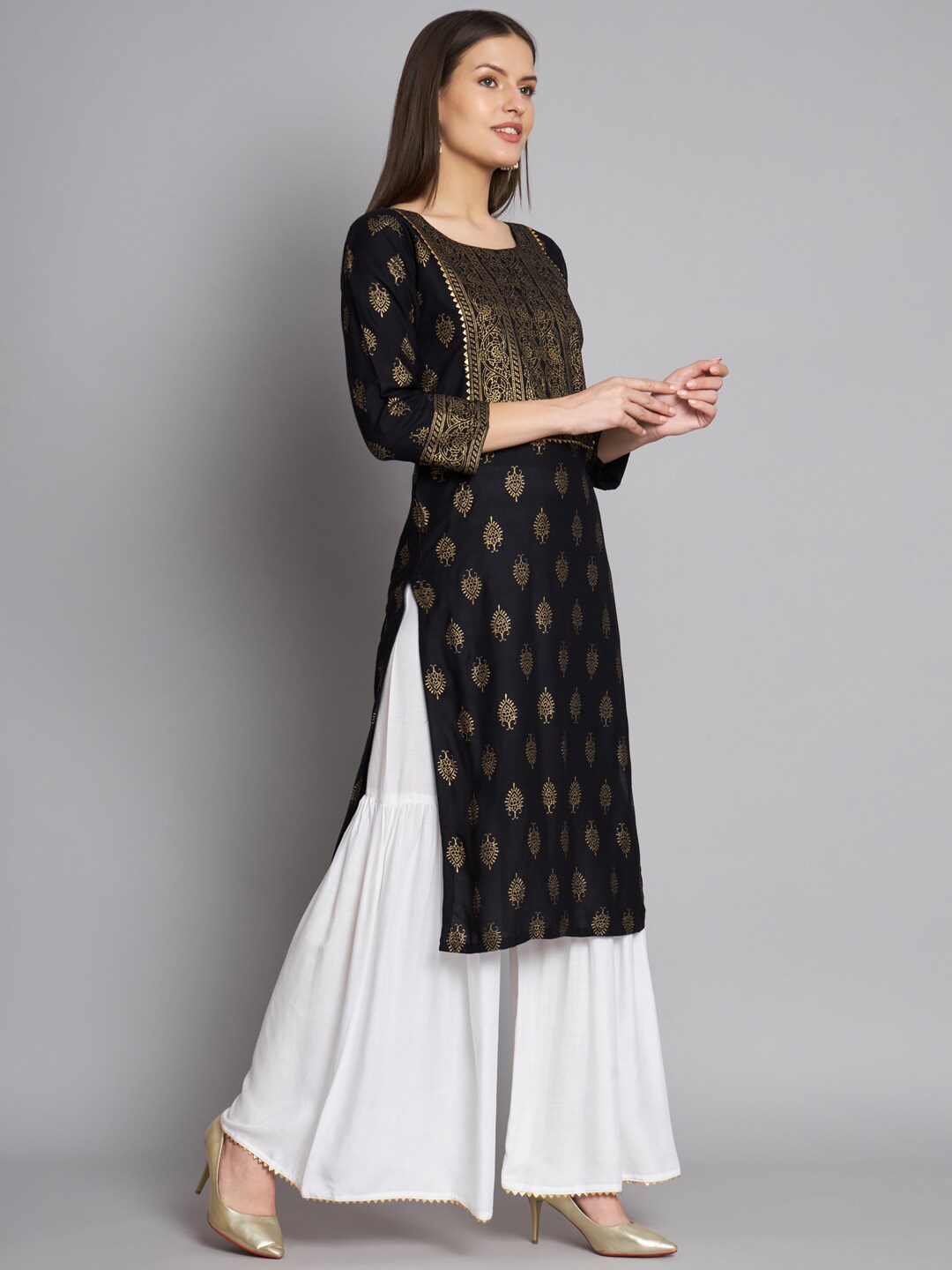 

MORLY Ethnic Motifs Printed Regular Gotta Patti Kurta Set, Black