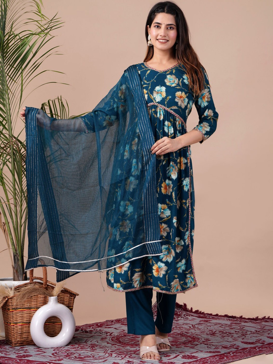 

UNISETS Floral Printed Empire Kurta & Trousers With Dupatta, Blue