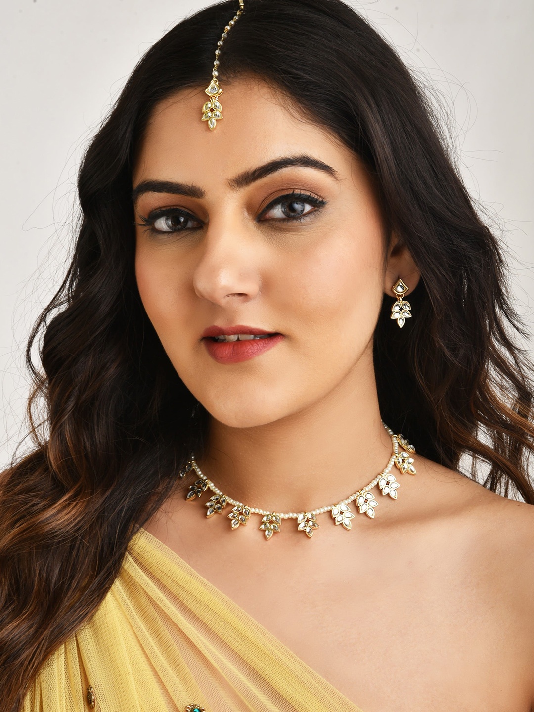 

LAIDA Gold-Plated Kundan-Studded & Beaded Jewellery Set