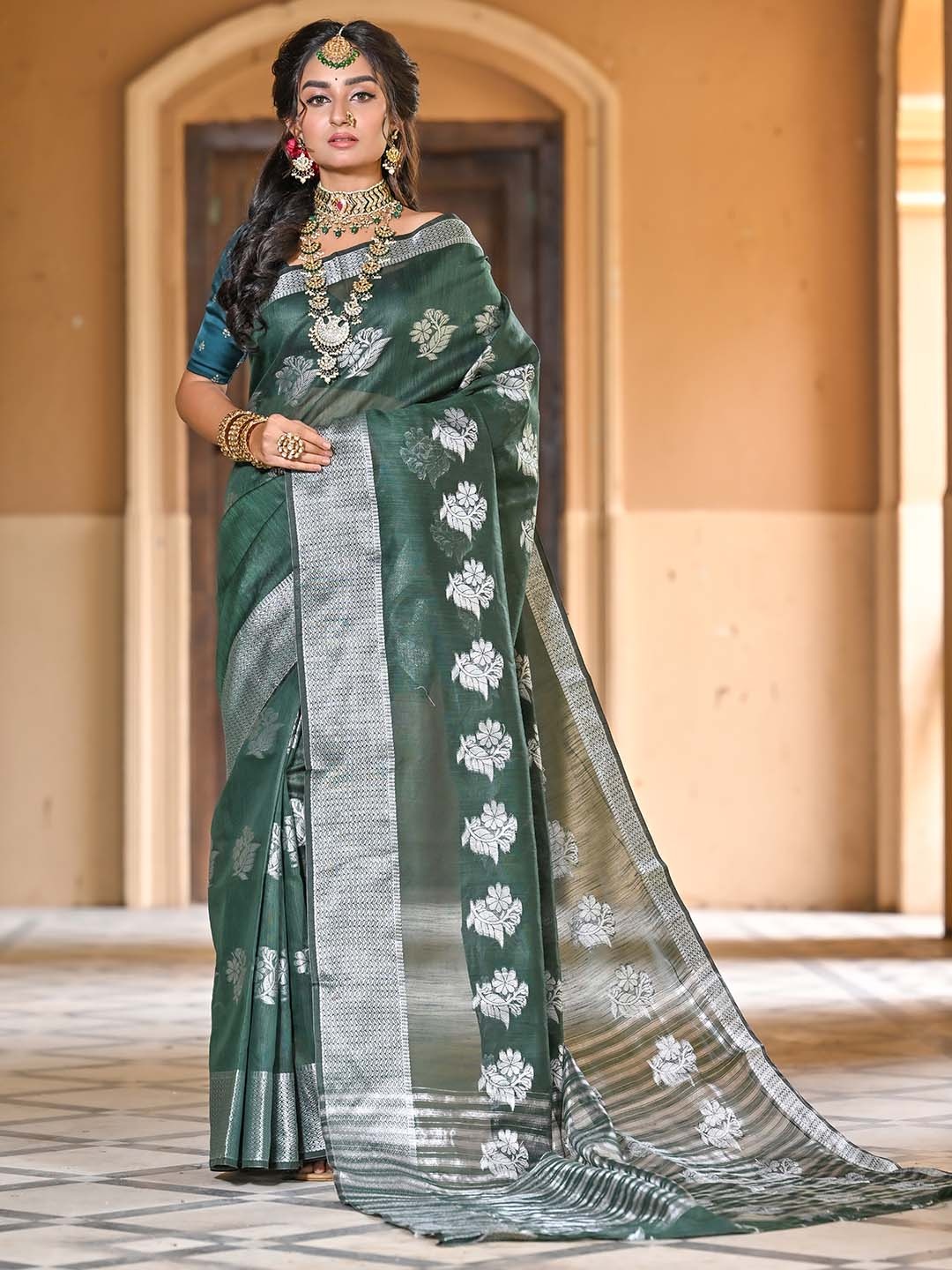 

Anouk Ethnic Motifs Woven Design Zari Organza Saree, Lime green