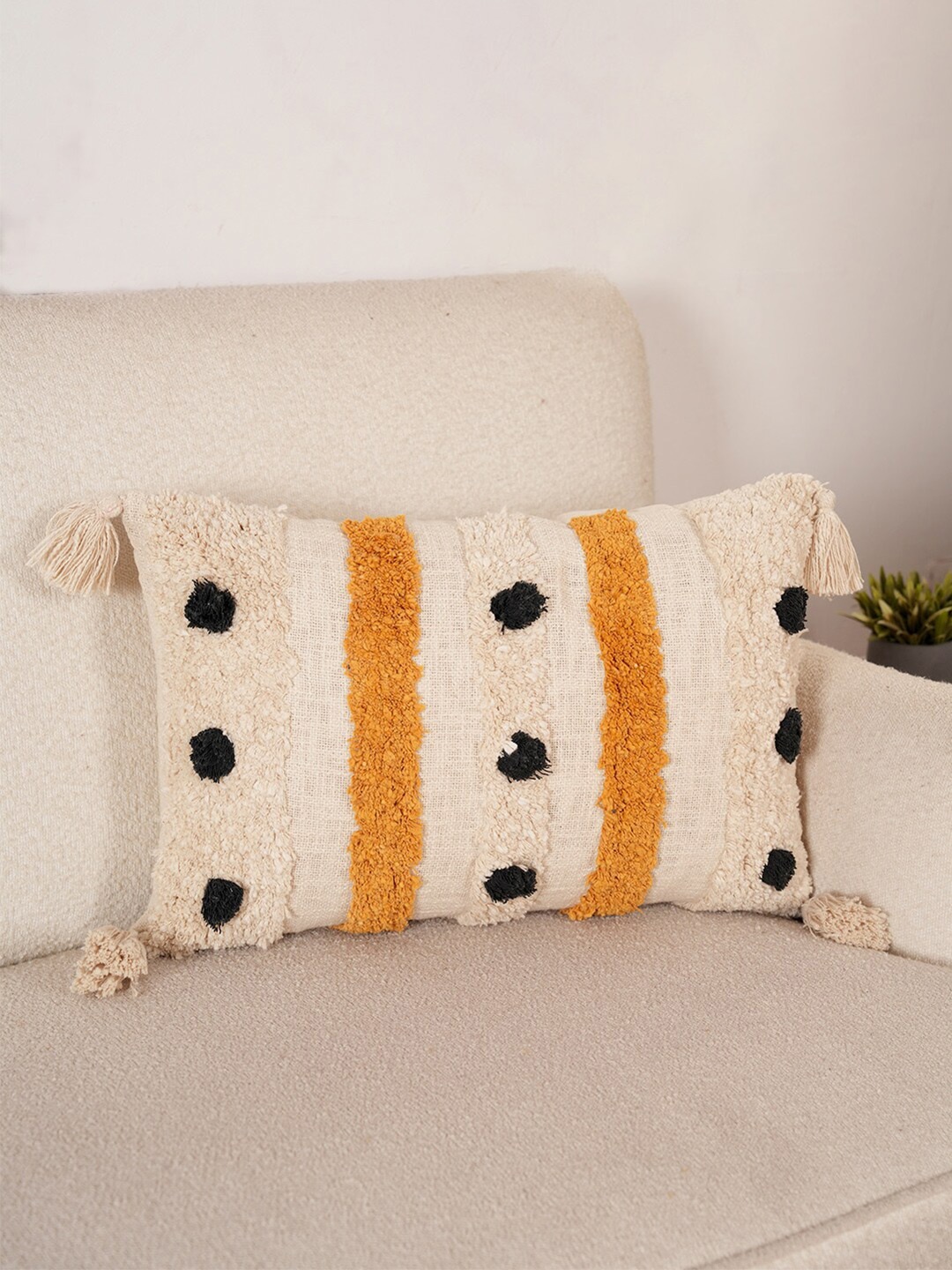 

Art Avenue Cream & Black Self Design Cotton Rectangle Cushion Cover