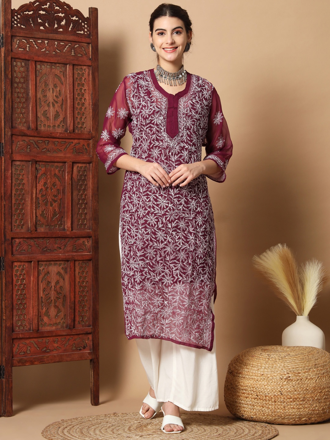

Ethnava Ethnic Motifs Embroidered Thread Work Georgette Kurta, Maroon