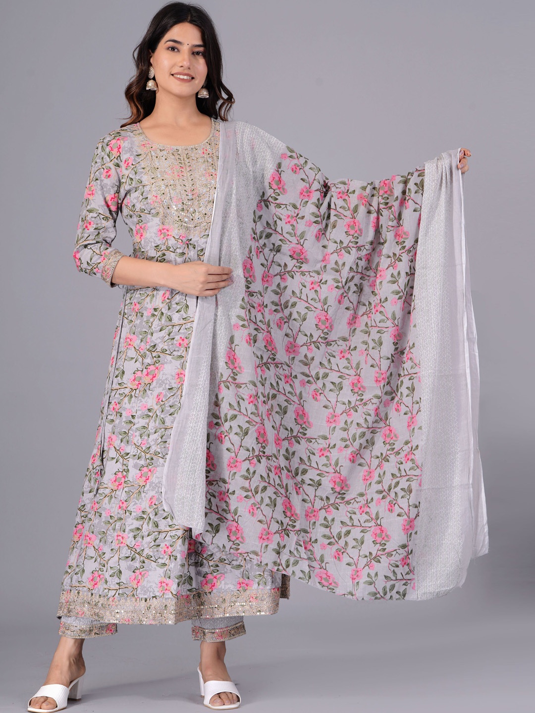 

DORIYA Floral Printed Kurta With Palazzo & Dupatta, Grey