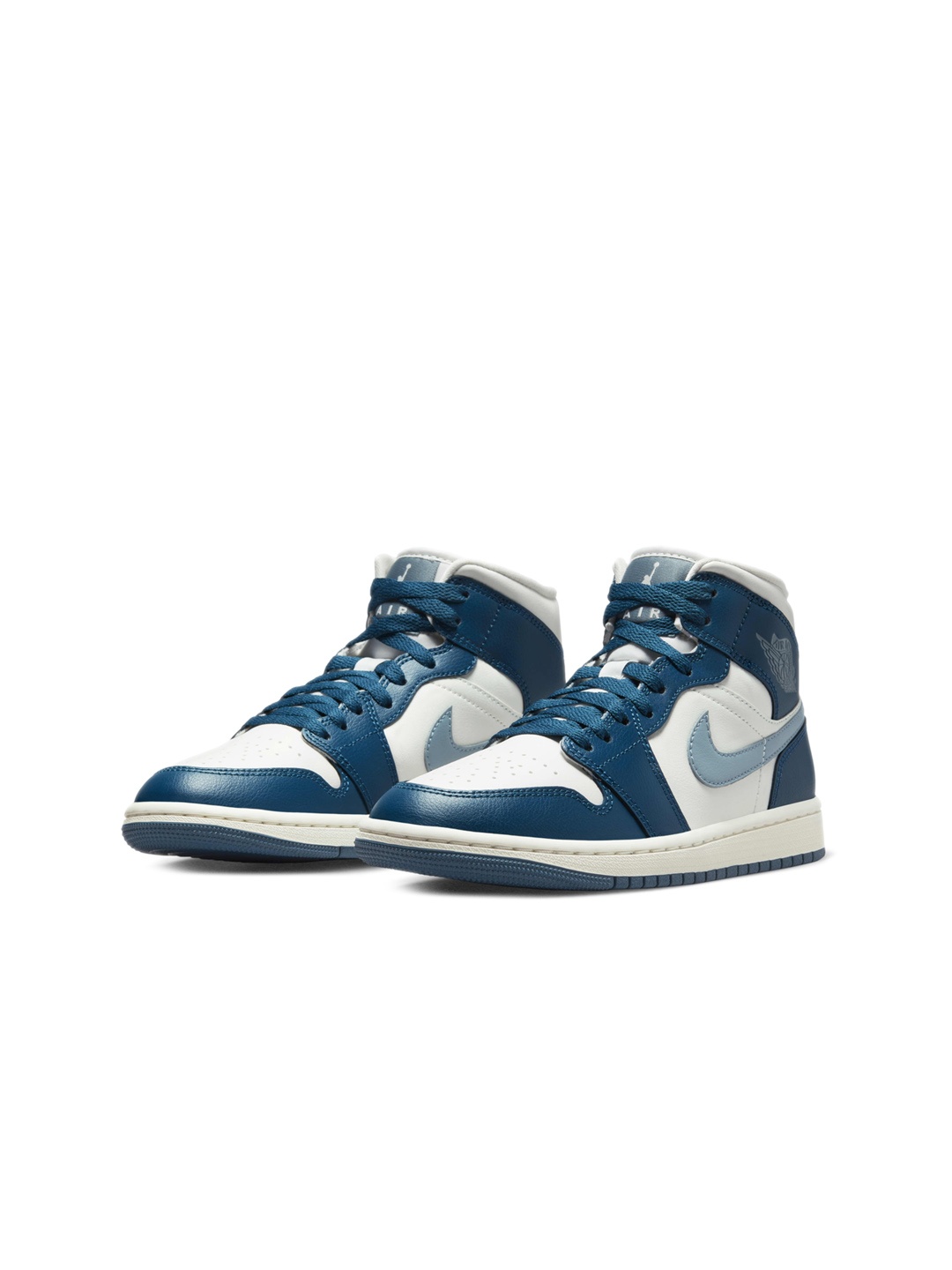

Nike Women Air Jordan 1 Mid Colourblocked Sneakers, Blue