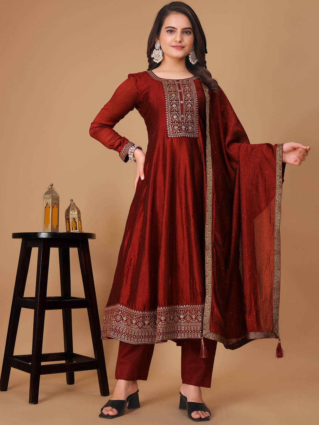

Navlik Ethnic Motifs Yoke Design Regular Sequinned Kurta with Trousers & Dupatta, Maroon