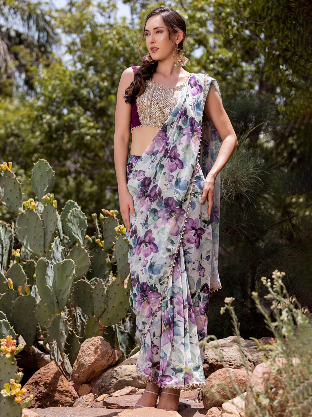 

MABISH LUXE Floral Printed Embellised Gotta Patti Saree, Purple