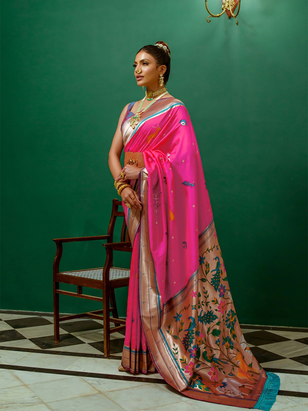 

VISHNU WEAVES Ethnic Motifs Woven Design Zari Pure Silk Paithani Saree, Pink