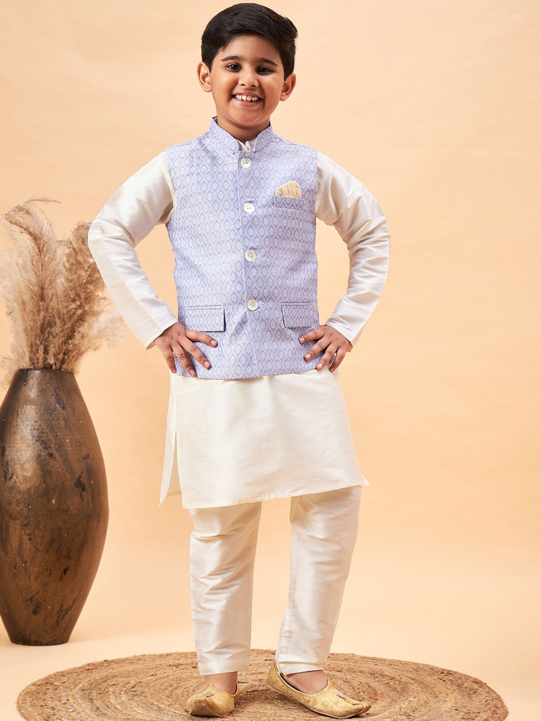 

VASTRAMAY Boys Mandarin Collar Kurta With Pyjamas & Nehru Jacket, Cream