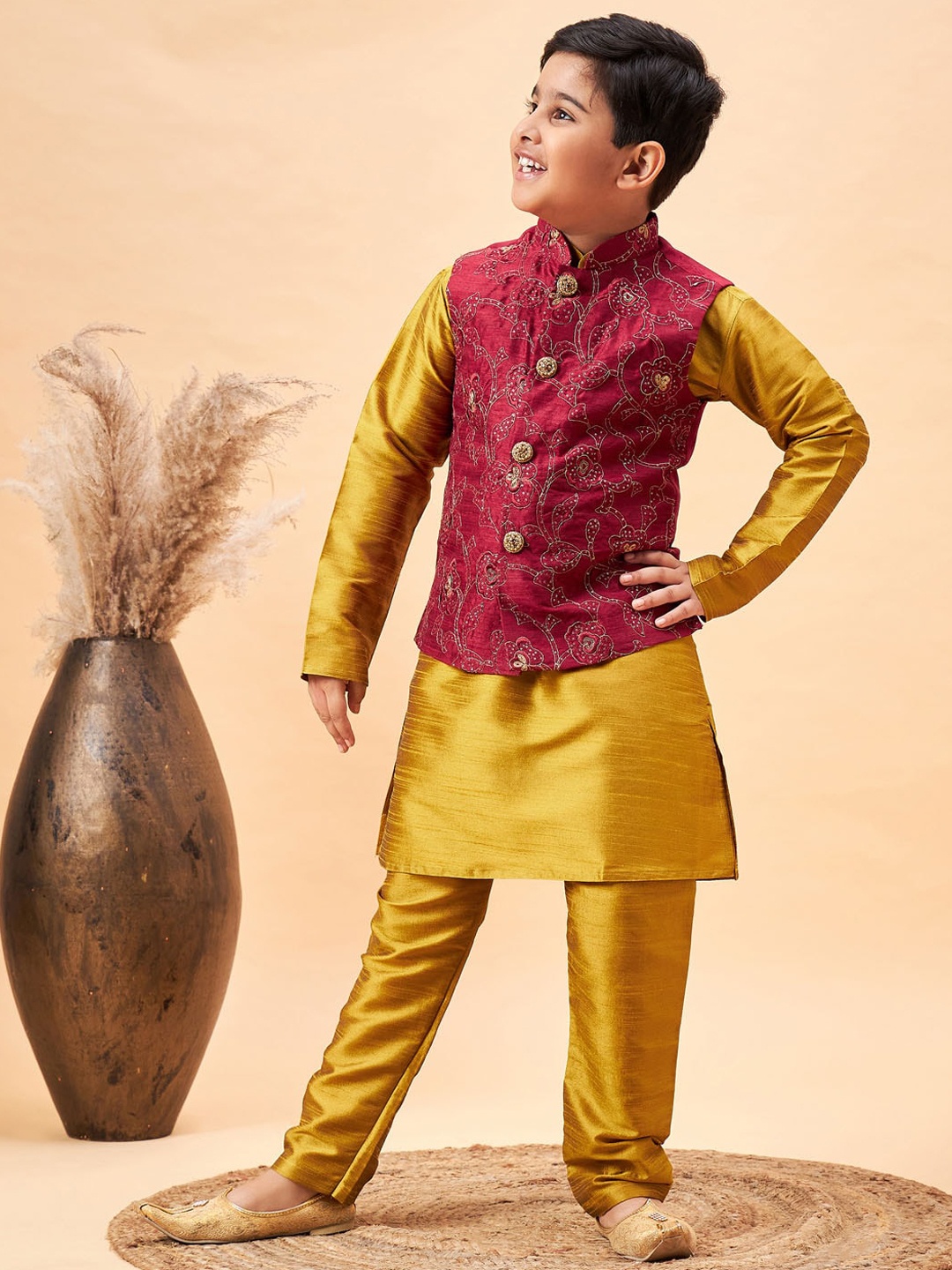 

VASTRAMAY Boys Mandarin Collar Straight Kurta with Pyjamas, Mustard