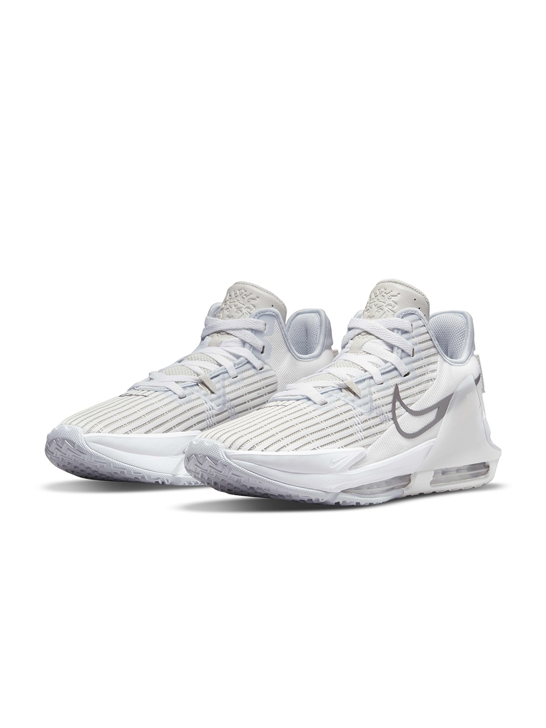 

Nike Men LeBron Witness 6 Basketball Shoes, White