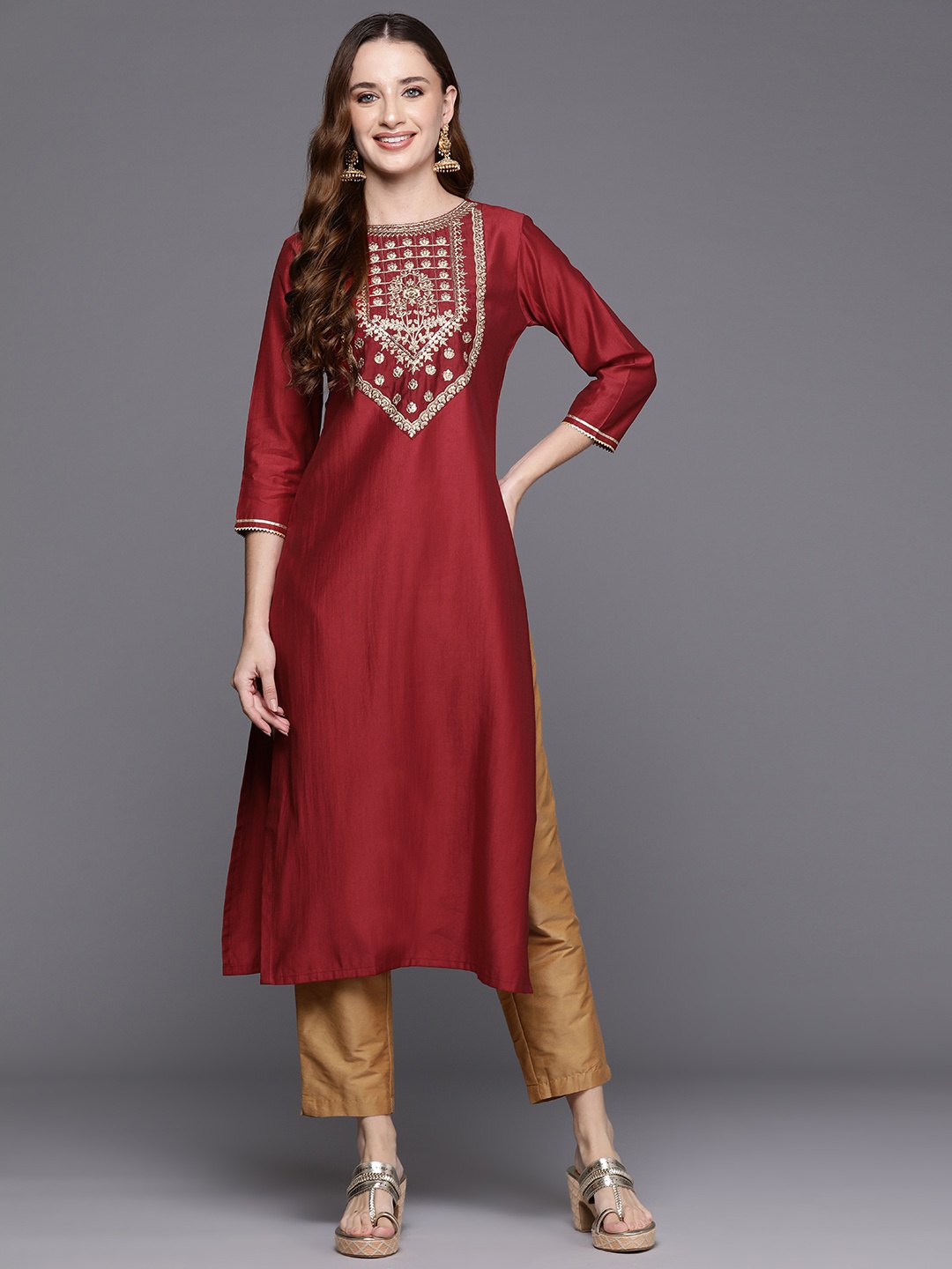 

Indo Era Floral Embroidered Sequinned Liva Kurta, Maroon