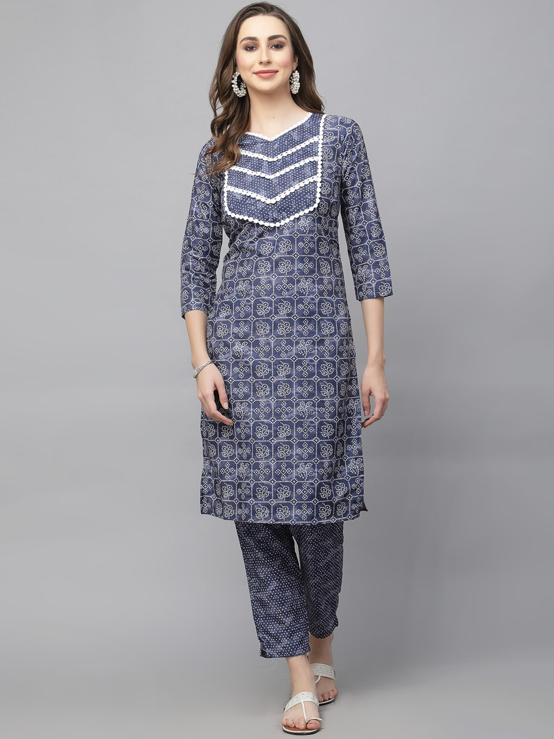 

KALINI Bandhani Printed Regular Straight Kurta With Trousers, Navy blue