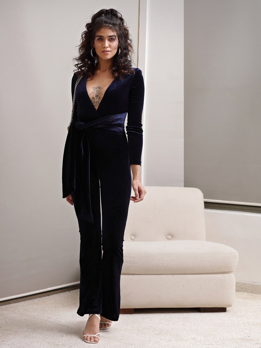 

PRIZO V-Neck Velvet Basic Jumpsuit, Navy blue