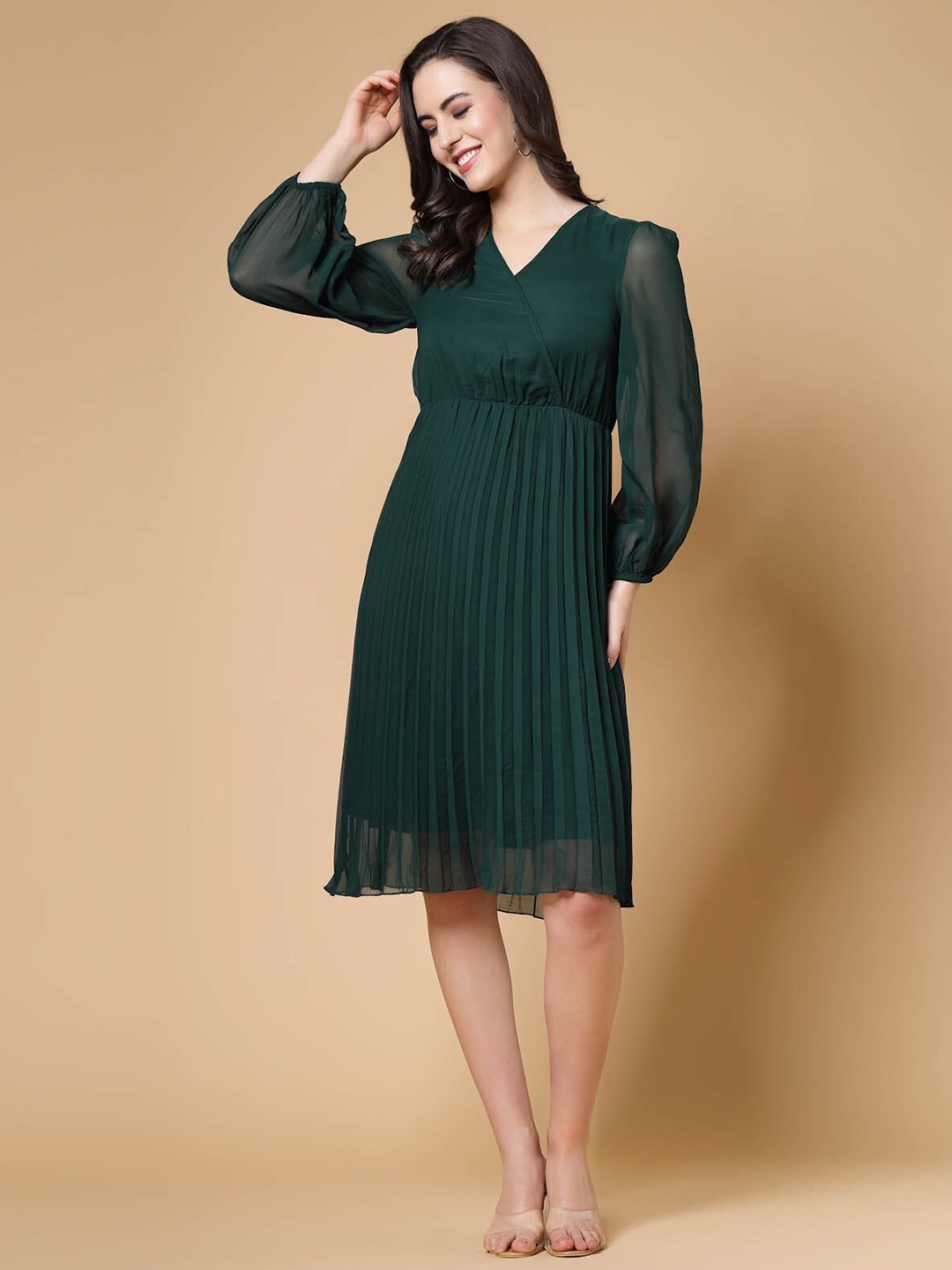 

plusS Green V-Neck Puff Sleeves Accordion Pleated Empire Dress