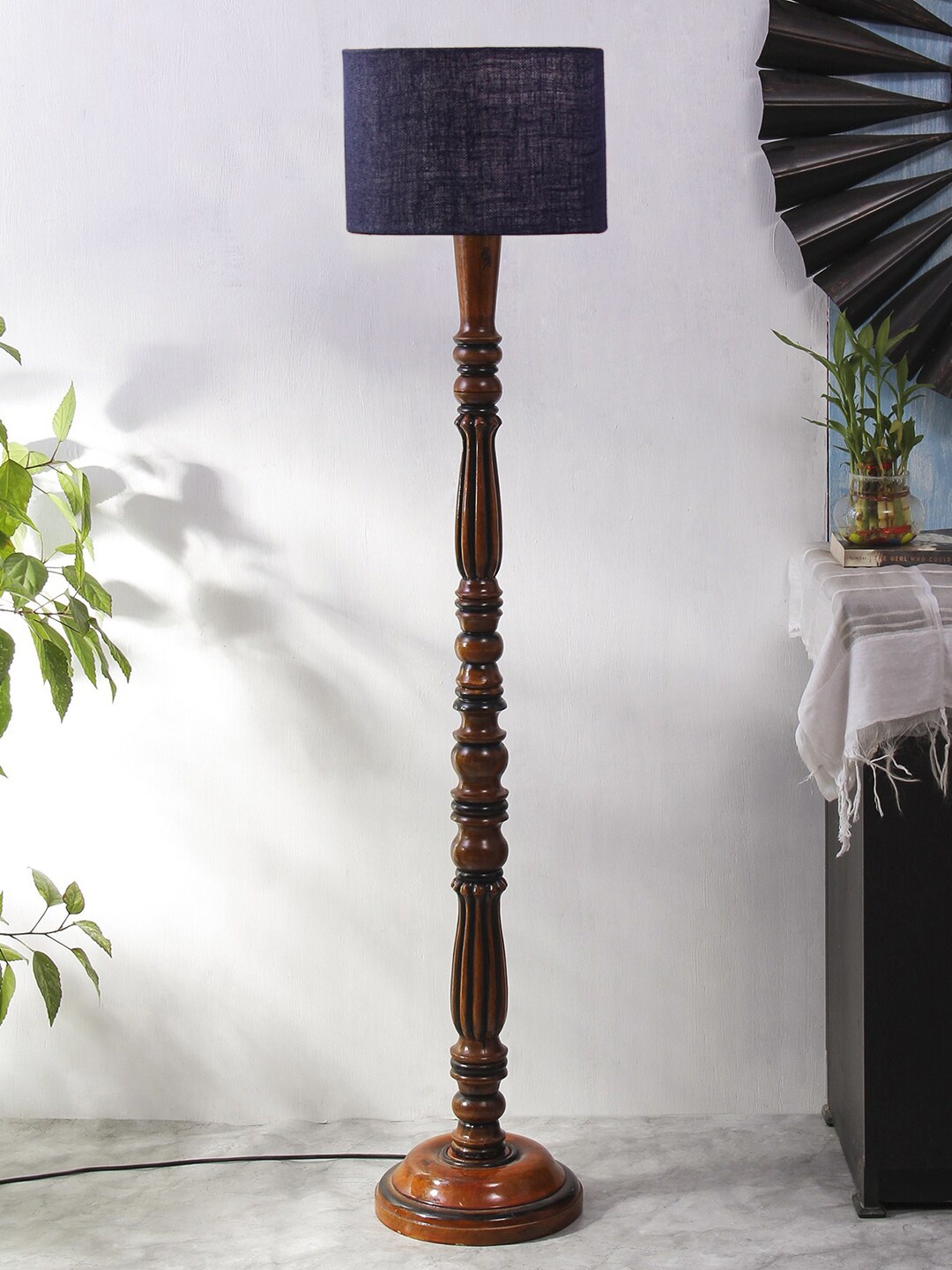 

Devansh Blue Textured Jute & Wooden Floor Lamp