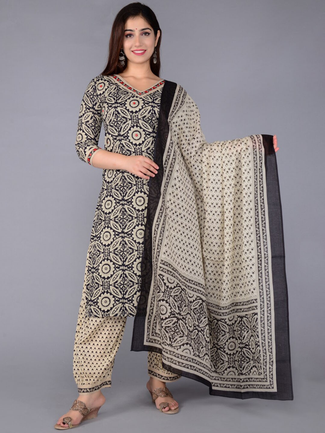 

FABISTA Floral Printed Pleated Pure Cotton Kurta With Salwar & Dupatta, Black