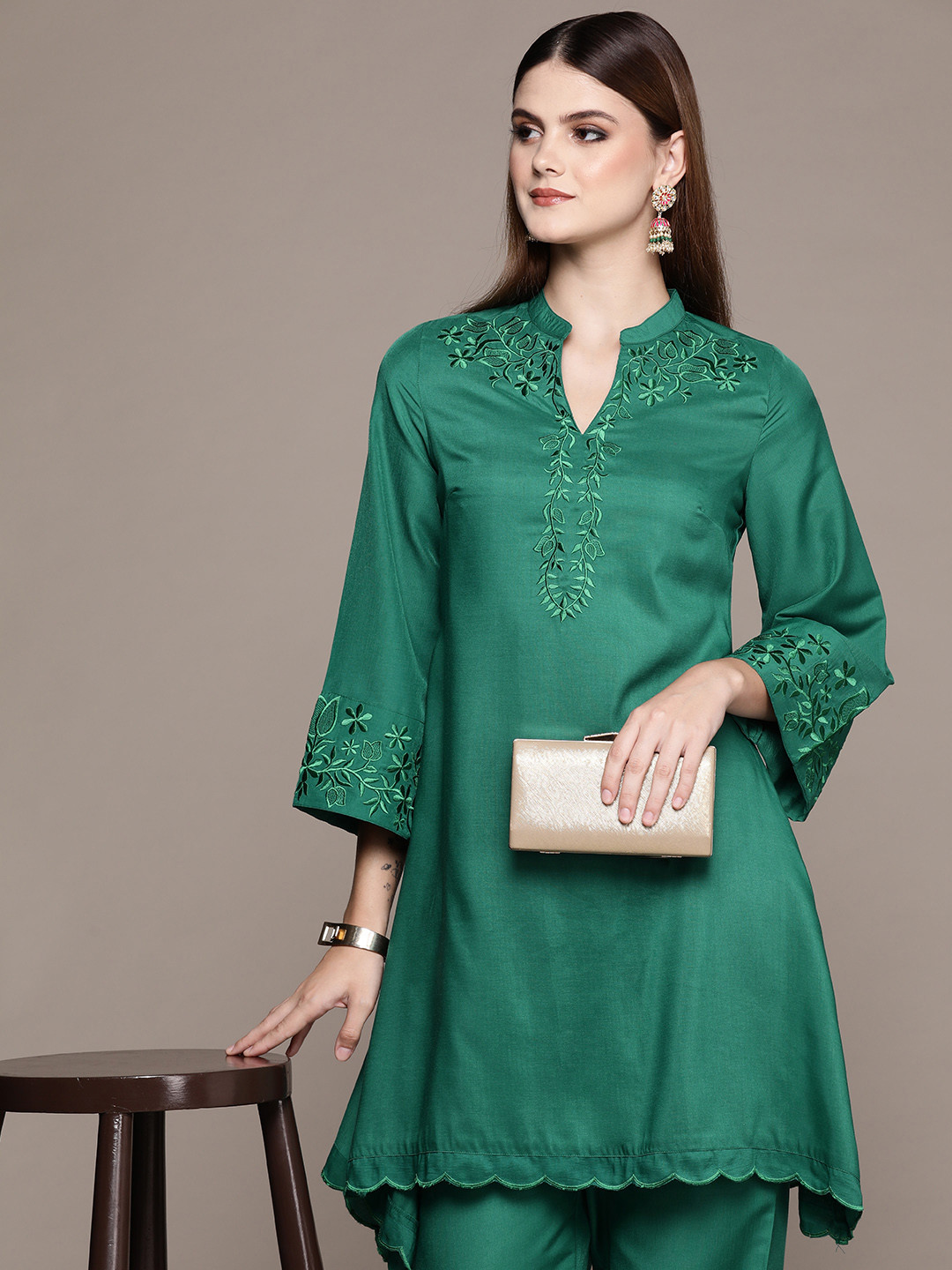 

Moda Rapido Women Ethnic Motifs Embroidered Kurta with Trousers, Green