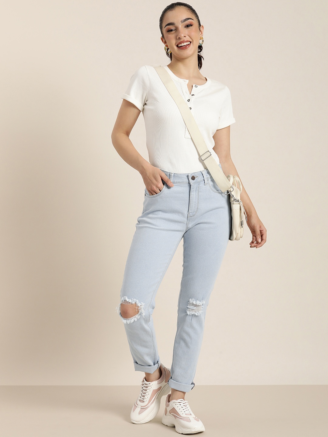 

HERE&NOW Women Mid-Rise Slim Fit Mildly Distressed Stretchable Jeans, Blue