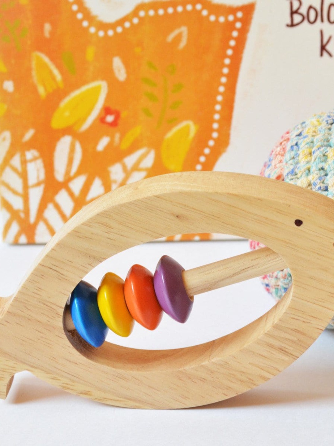 

shumee Kids Wooden Fish Rattle, Beige