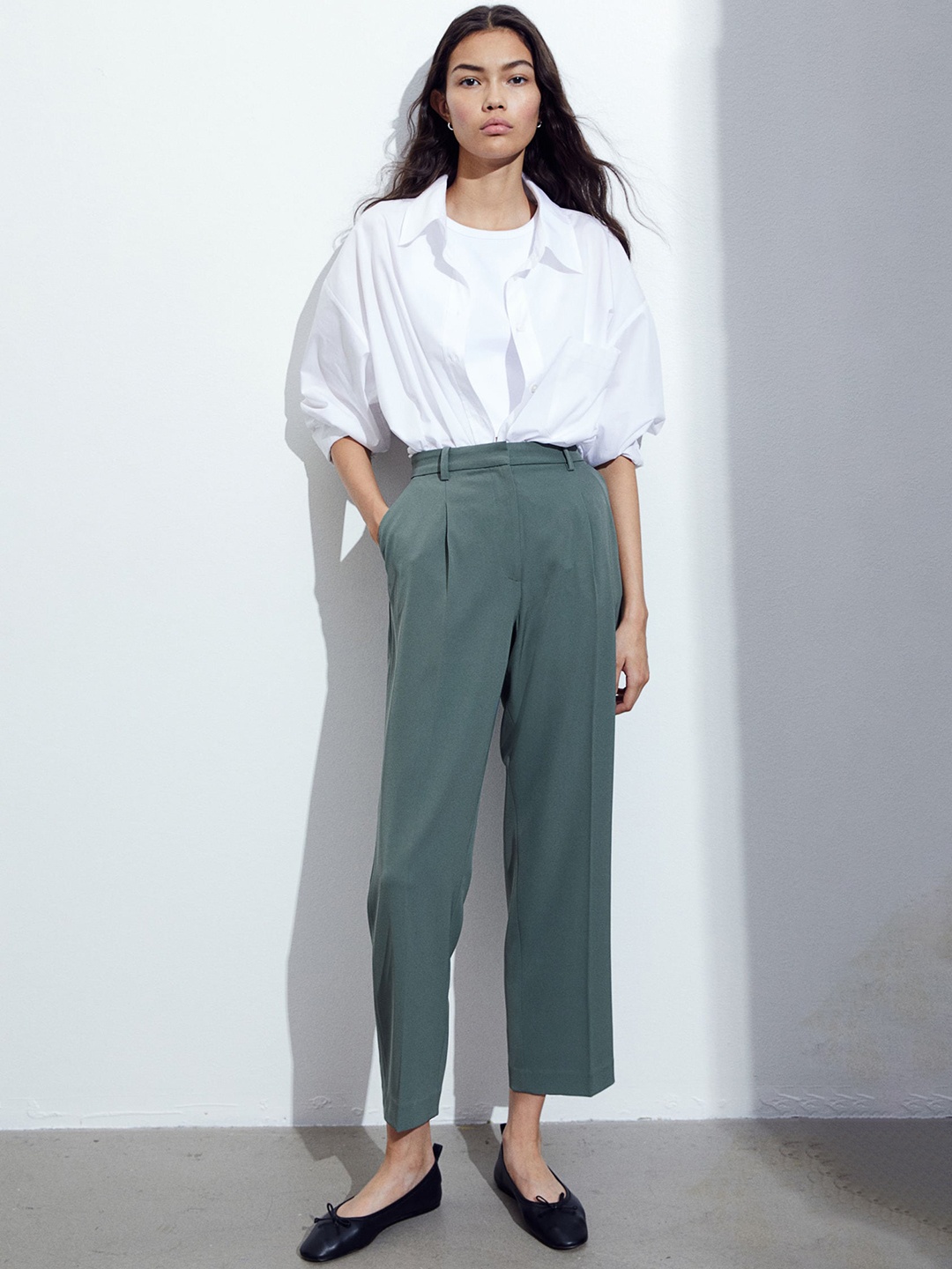 

H&M Women High-Waisted Tailored Trousers, Green