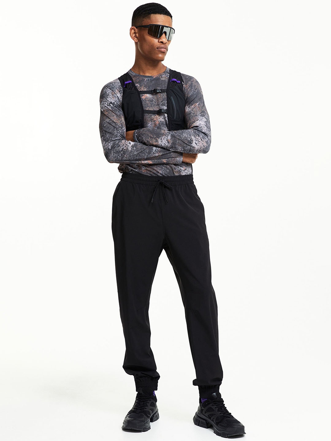 

H&M Men Drymove Track Pants, Black