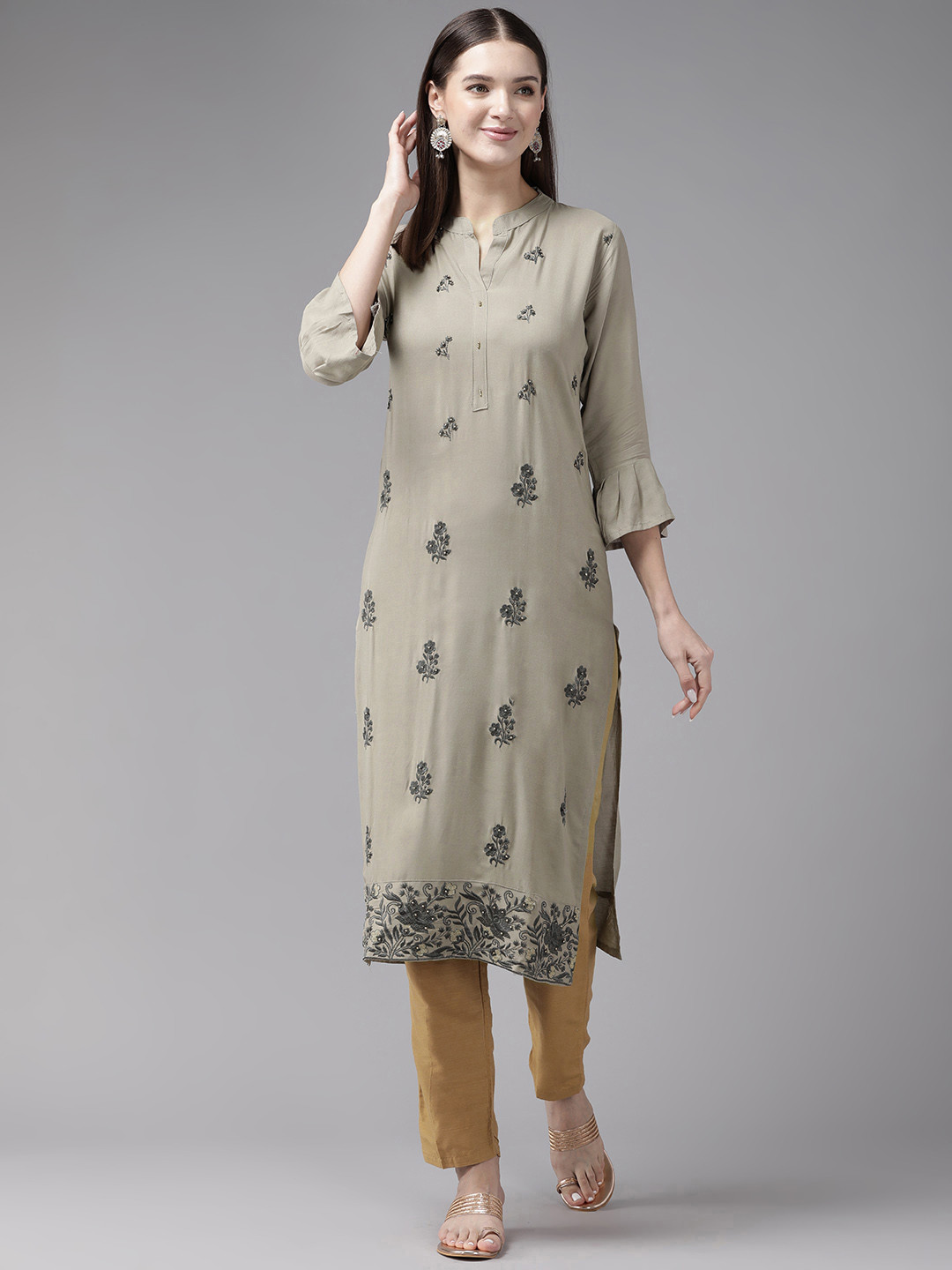 

Aarika Floral Embroidered Mandarin Collar Bell Sleeves Kurta, Grey