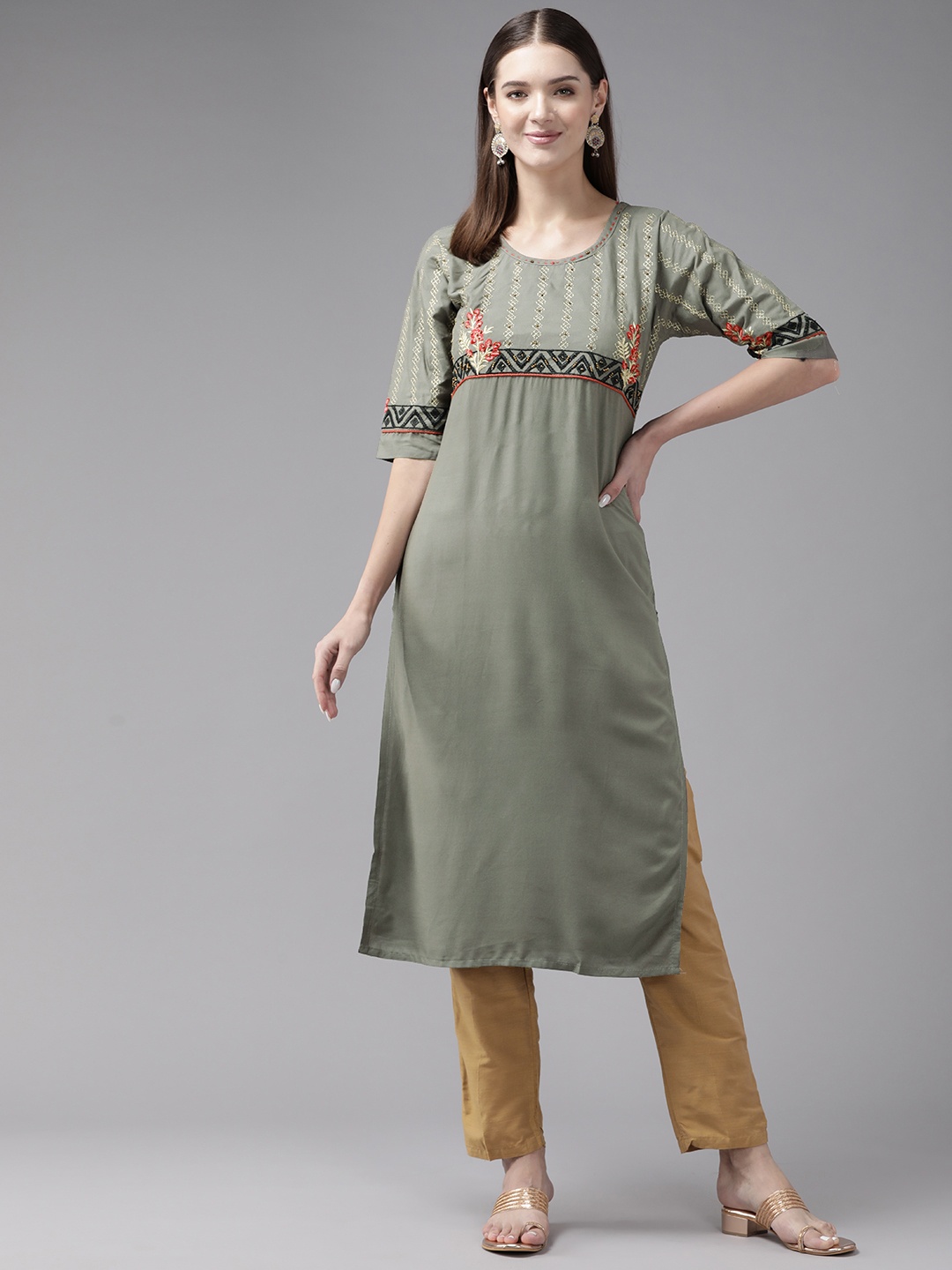 

Aarika Geometric Embroidered Zari Kurta, Grey