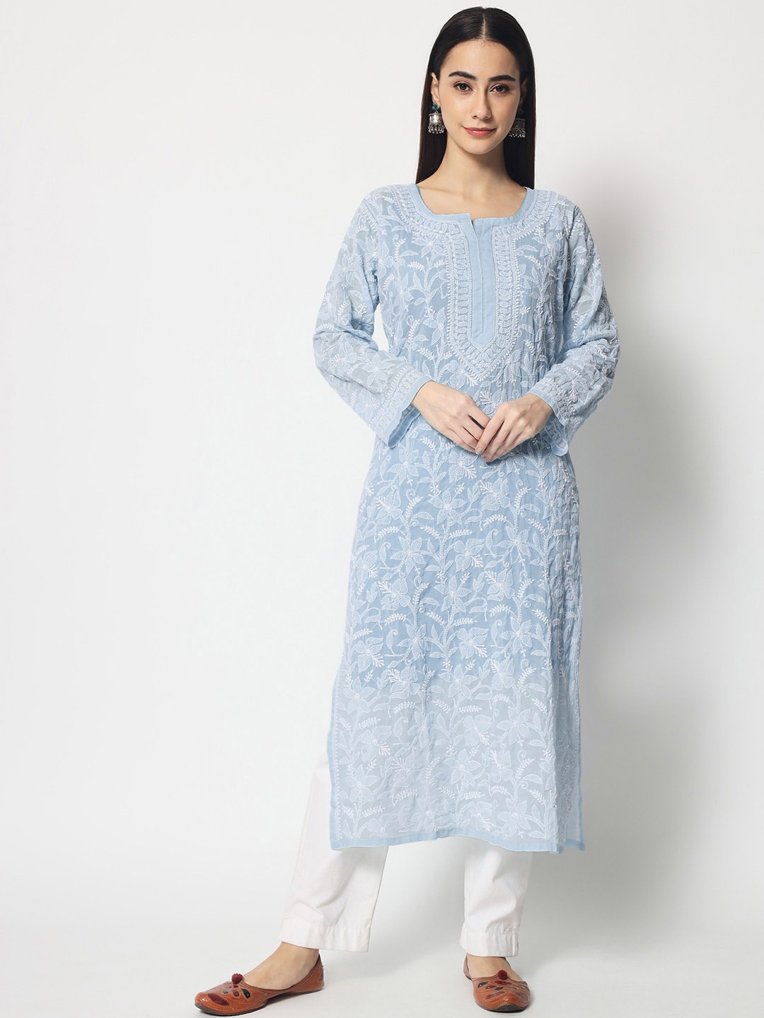 

PARAMOUNT CHIKAN Ethnic Motifs Embroidered Chikankari Kurta, Blue