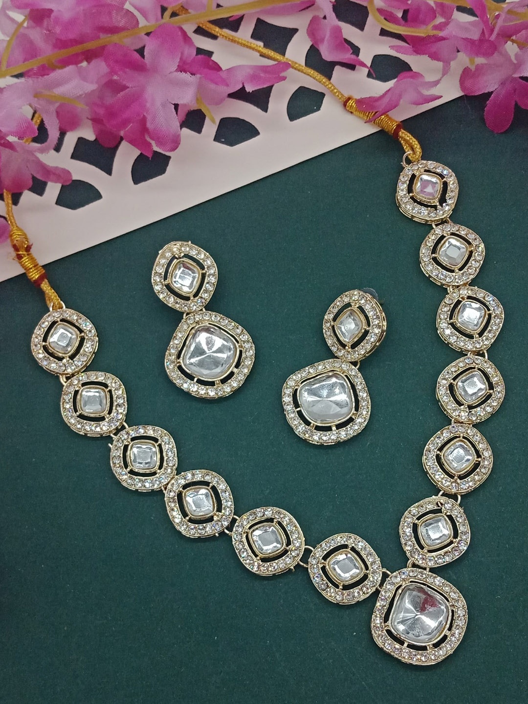 

AASHISH IMITATION Gold-Plated Kundan Studded Jewellery Set