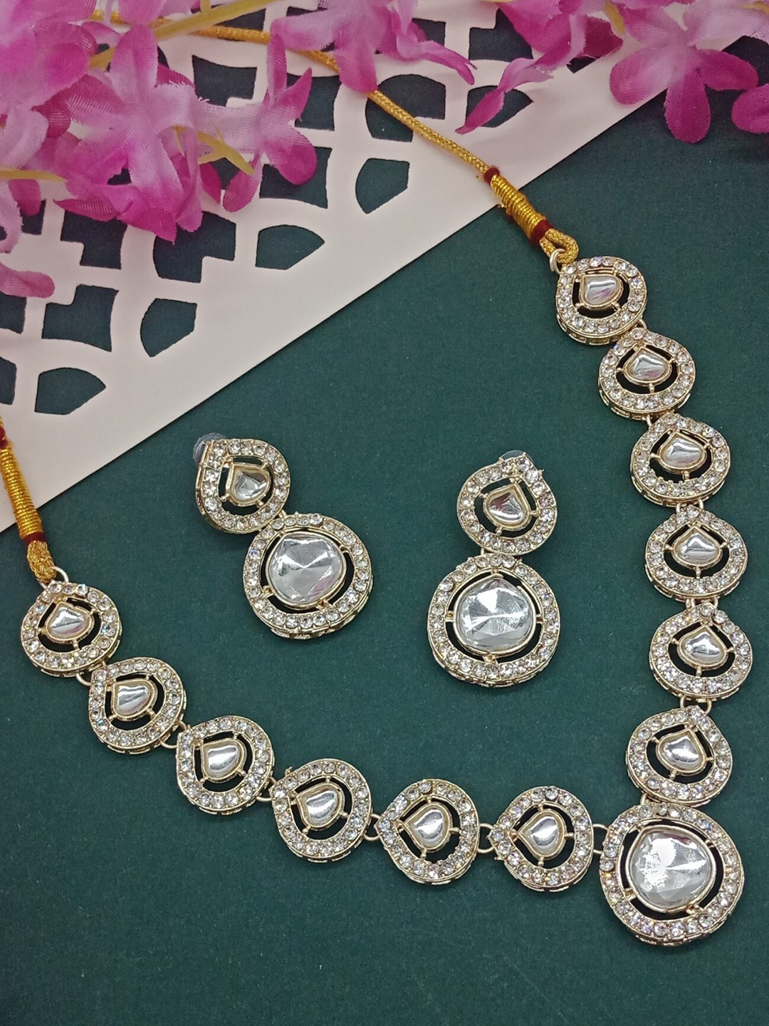 

AASHISH IMITATION Gold-Plated Kundan-Studded Jewellery Set