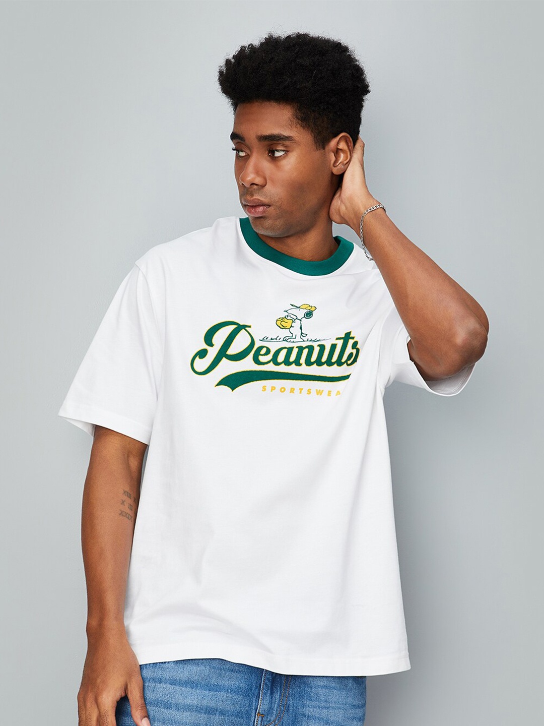 

max Peanuts Printed Drop-Shoulder Pure Cotton T-shirt, White