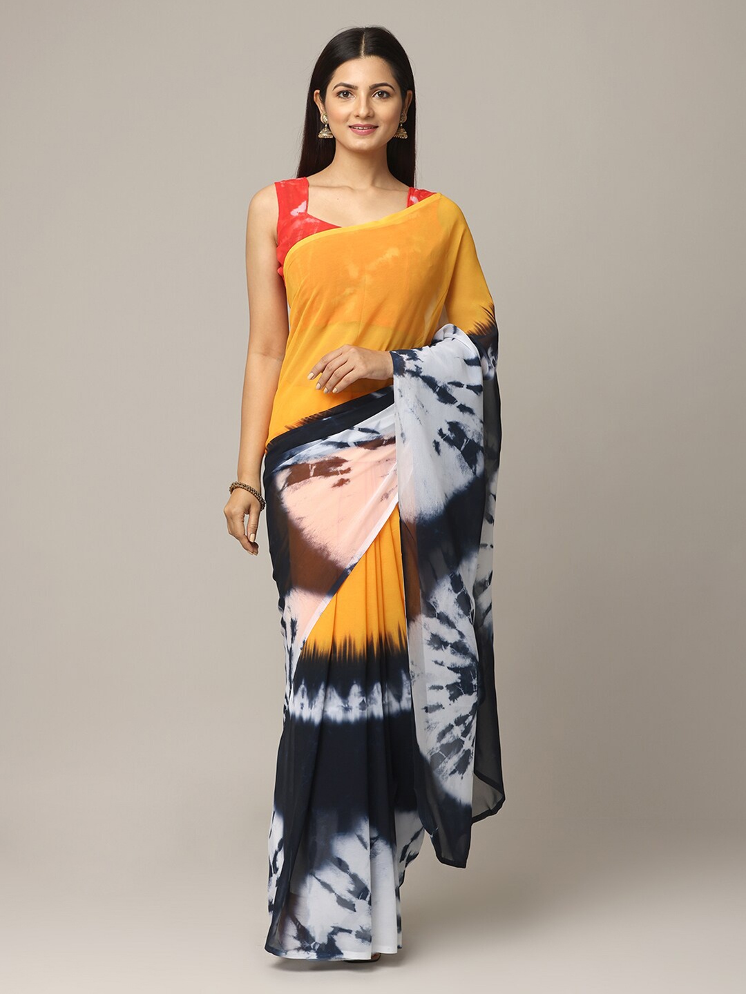 

VASTRANAND Tie and Dye Georgette Dabu Saree, Yellow