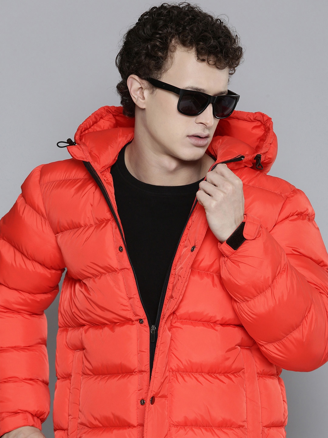 

Levis Men Hooded Puffer Jacket, Red