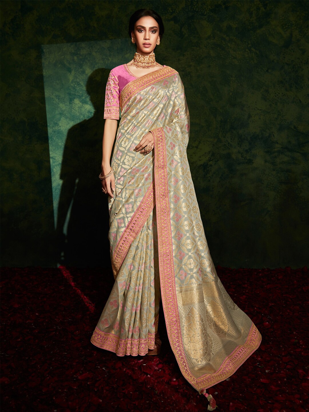 

Mitera Grey & Pink Woven Design Zari Banarasi Saree