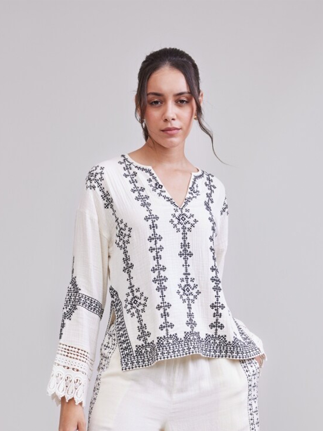 

Style Island Ethnic Motifs Printed V-Neck Cotton Top, White