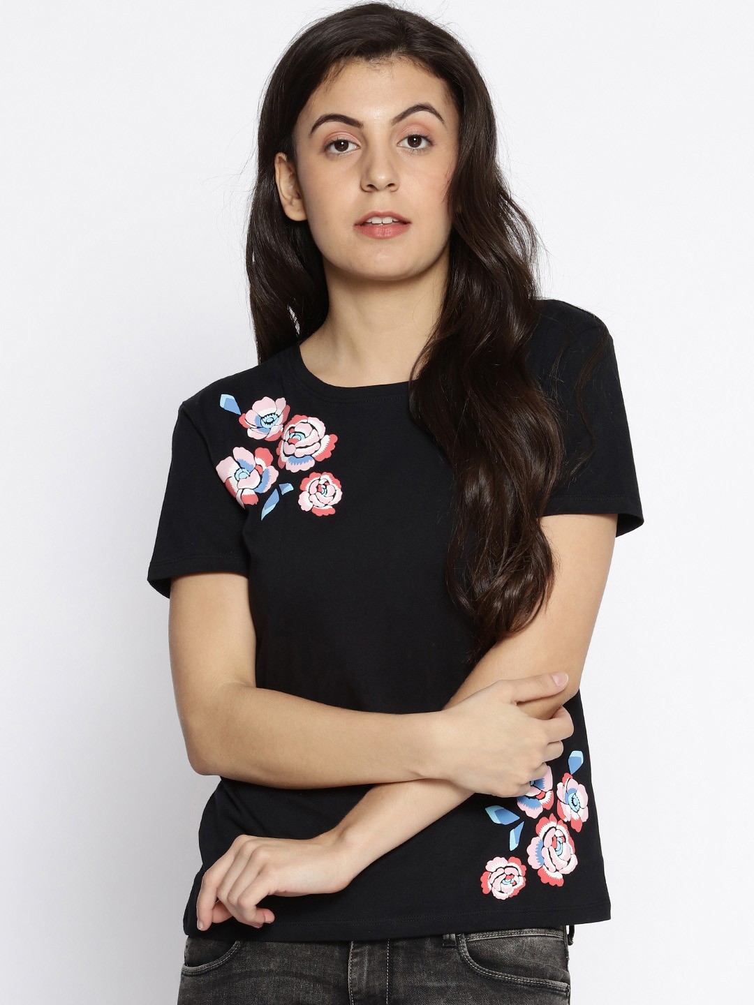 

Pepe Jeans Women Black Printed Round Neck Pure Cotton T-shirt