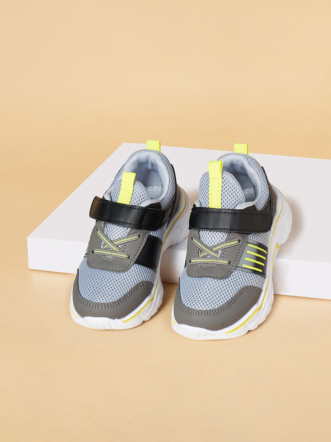 

Pantaloons Junior Boys Colourblocked Sneakers, Grey