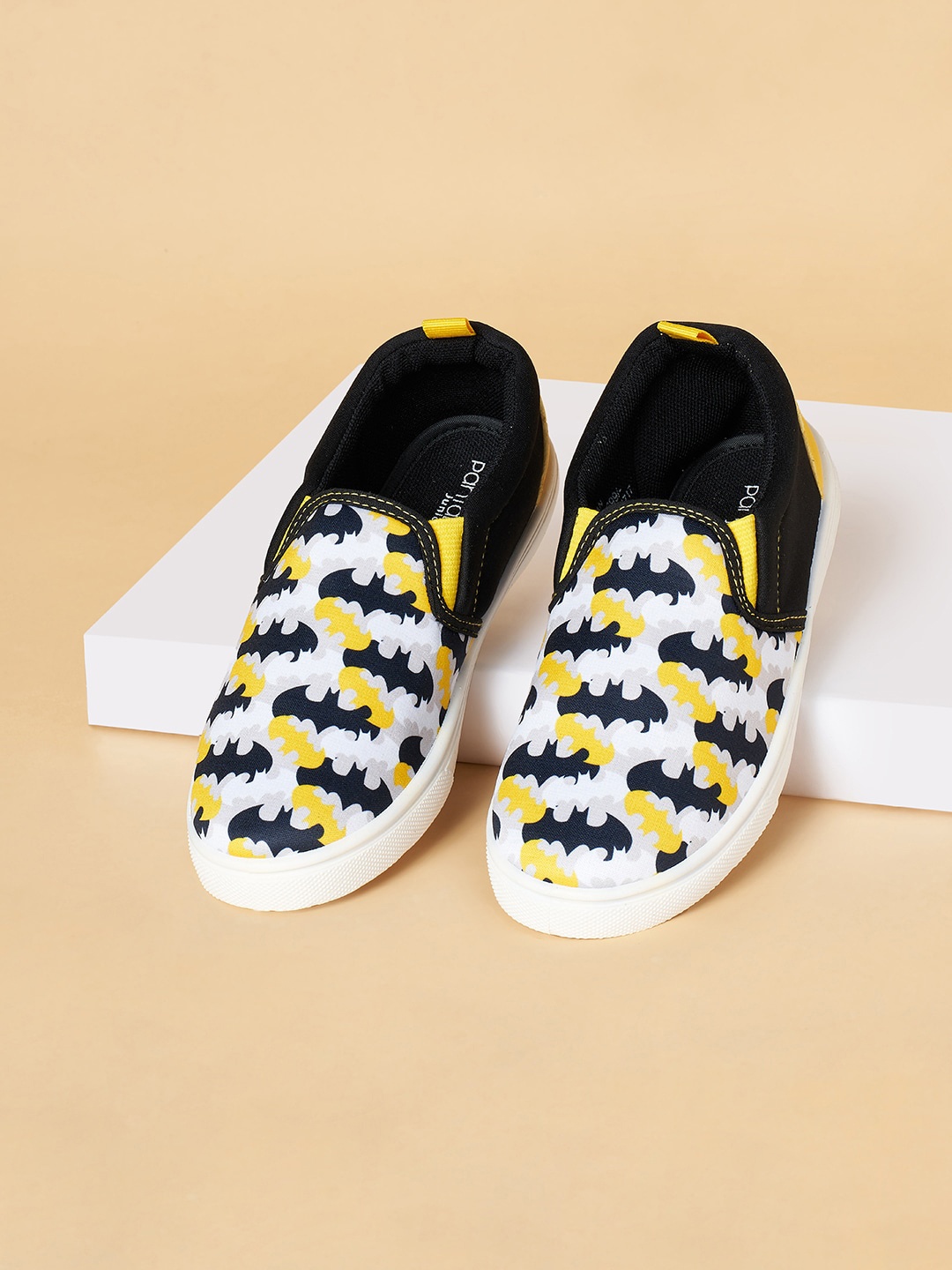 

Pantaloons Junior Boys Batman Printed Slip-On Sneakers, Black