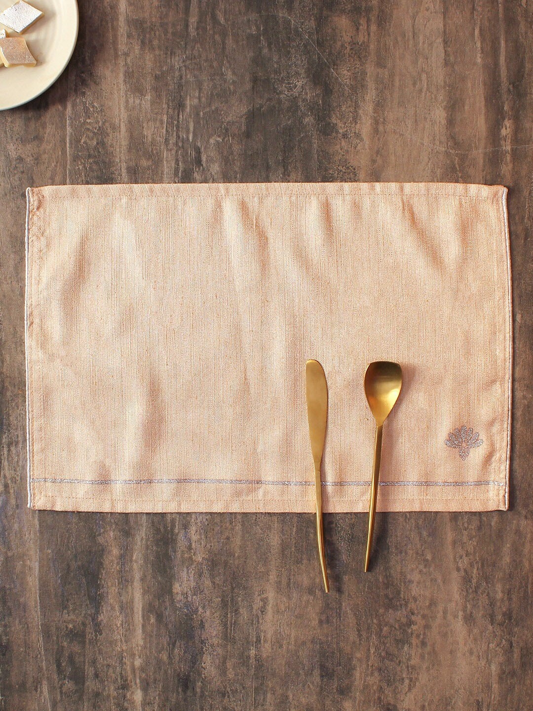 

House This Beige Rectangular Table Placemat