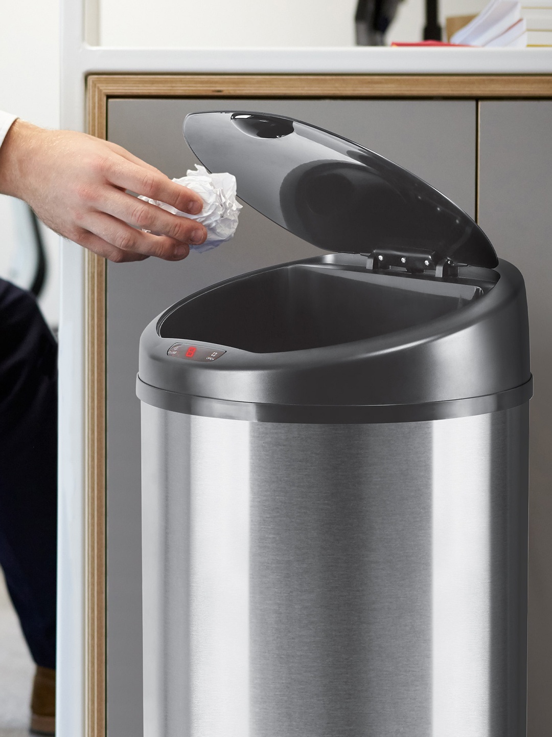 

Milton Sensor Bin 30 Stainless Steel Automatic Lid Closing Bin 30 Litres, Silver