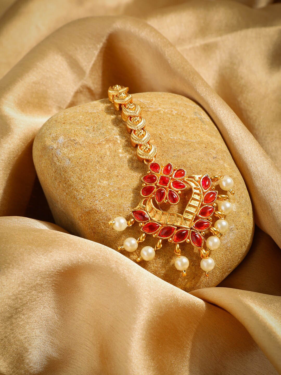 

AccessHer Gold-Plated Stone-Studded & Faux Pearls-Beaded Antique Maang Tikka