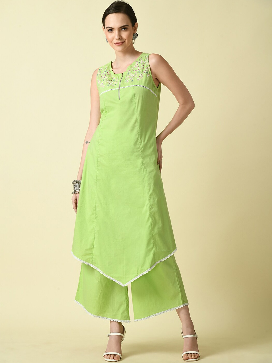 

Myshka Floral Yoke Design Thread Work Pure Cotton Kurta with Palazzos, Green